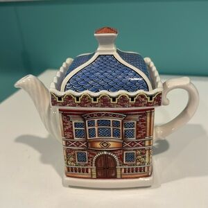 Sadler English Tea Pot Elizabethan House unused